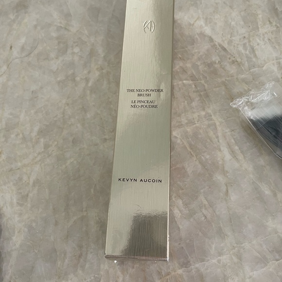 Kevyn Aucoin The Neo Powder Brush - 122-8262 - Picture 5 of 5